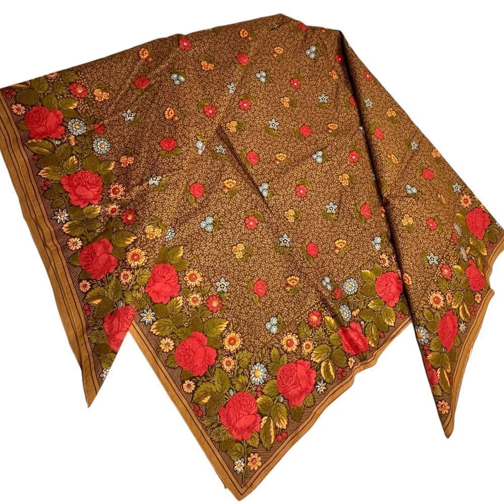 Vintage Green and Red Floral Printed Square from Musee de l’impression, Mulhouse